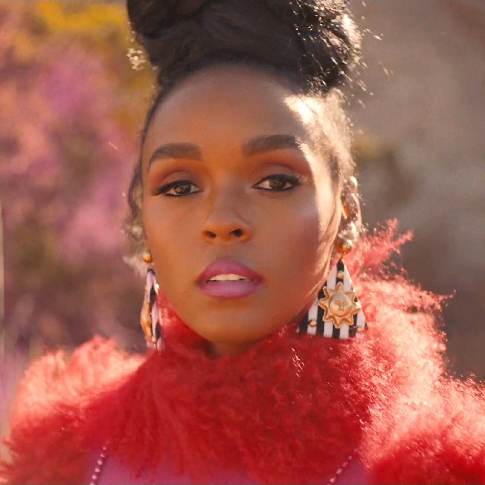 We Can’t Wait To Try These Beauty Lewks From Janelle Monáe’s ‘Dirty Computer’ Emotion Picture
